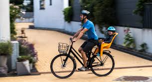 Dès 9 mois votre enfant peut vous accompagner sur le vélo. Comment Transporter Son Enfant A Velo