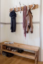 Altholz In Neuem Look Mit Treibholzhaken Bei Uns Finden Sie Vielfaltige Produkte Zur Inneneinrichtung Und Altholz Garderobe Altholz Garderobe Selber Bauen