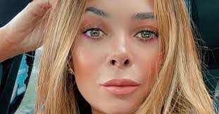 Alyssa Earl's Instagram, Twitter & Facebook