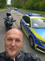 They said the bike is little bit too fast😁 Polish coppers 👮‍♀️ Ride safe  don't get caught guys 😇