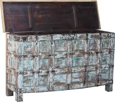 Its traditional steamer trunk design is made of wood and boasts a rich cherry finish. Vintage Wooden Box Wooden Chest Coffee Table Coffee Table Made Of Solid Wood Decorated Model 58 86x143x40 Cm