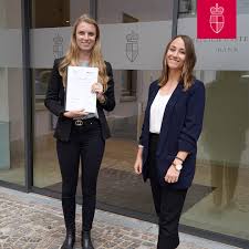 Erst wenn man genügend credit points im laufe seines studiums gesammelt hat, ist die anmeldung beim. Furstlich Castell Sche Bank Finally Done Unsere Duale Studentin Lisa Norpel Hat Ihre Bachelorarbeit Abgegeben Und Hat Nun Ihr Studium Zum Bachelor Of Arts B A An Der Dhbw Mosbach Erfolgreich Abgeschlossen