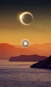 Une éclipse solaire (ou plus exactement une occultation solaire) se produit lorsque la lune se place devant le soleil, occultant totalement ou partiellement l'image du soleil depuis la terre. Eclipse Solaire Totale 2021 A Quand La Prochaine Les Photos De La Derniere Eclipse Solaire Eclipse Eclipse De Soleil