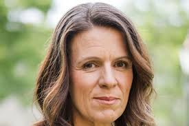 I was a mum… but downed 3 bottles of wine a night & took cocaine