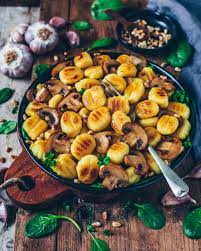 Gnocchi With Mushrooms Easy Recipe Champignon Recette Recettes De Cuisine Recette Facile