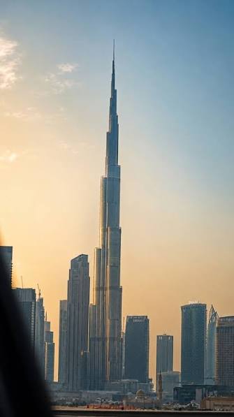Dubai-it … the word everyone should live by. It means to move through life  in a bigger, faster and ambitious way. Making this reminded me of the  dreams that came true here,