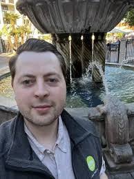 Leigh Adler's Instagram, Twitter & Facebook