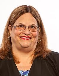 Kerri Ross's Instagram, Twitter & Facebook