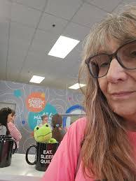 Linda Hord's Instagram, Twitter & Facebook