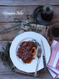 L'ossobuco alla milanese con risotto giallo è una delle ricette tradizionali della lombardia. Ossobuco Alla Fiorentina