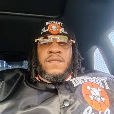 Should the Detroit Tigers trade prospects or increase payroll to improve  their team?