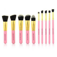 J'accompagne dans la bienveillance, les personnes dans leur création, ils s'enrichissent, se. Kit De Maquillage Cerro Qreen L Expertise Chinoise Pour Votre Visage