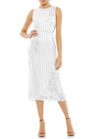 For this sundress, i used a black and white floral fabric described as a rayon challis woven crepe that i purchased from l.a. White Floral Dress Nordstrom