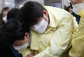 홍 전 의원은 26일 권영진 시장의 제의를 받아들이겠다고 말했다. ê¶Œì˜ì§„ ì‹¤ì‹  ì§ì „ ì„¤ì „ ë²Œì¸ ë¯¼ì£¼ë‹¹ ì†Œì† ëŒ€êµ¬ì‹œì˜ì› ì§ˆì˜í–ˆì„ ë¿ í•œê²½ë‹·ì»´