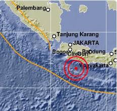 Peta gempa menyebut kemungkinan adanya seismic gap alias zona dengan derajat seismisitas rendah di segmen selatan jawa itu. Gempa Bumi Terkini Jawa Barat