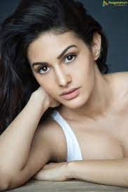Amyra dastur's hot and intense workout amid lockdown to maintain fitness | exclusive. Bollywood Actress Amyra Dastur Photoshoot