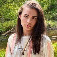 Amanda Stai's Instagram, Twitter & Facebook