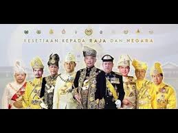 Makanya duli yang maha mulia itu maknanya raja yang bertakhta itu walau seluas manapun jajahan takluknya, hanyalah ibarat debu di sisi tuhan yang maha mulia. Kebawah Duli Yang Maha Mulia Maksud Malayten