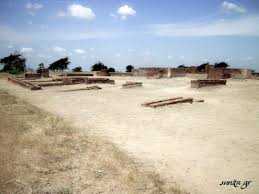 There are hundreds of thousands of monuments spread across the length and breadth of the country. Dholavira And Lothal A Trip Back To Indias 5000 Year Old Past Tripoto
