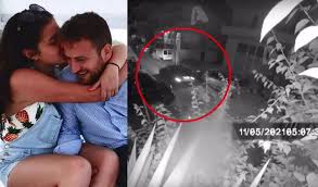 Ολόκληρη η ελλάδα έχει σοκαριστεί από τις εξελίξεις και την έκβαση της υπόθεσης με τη δολοφονία της άτυχης καρολάιν από τον πιλότο σύζυγό της. Ragdaies E3eli3eis Sta Glyka Nera Tsakwsan To Aytokinhto Twn Drastwn To Mysthriwdes Aytokinhto Poy Kykloforoyse Mesa Stis Skies Kai O Tsiliadoros Me To Papaki Binteo Makeleio Gr