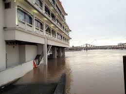 Champagne tarlant is one of the great historic estates of champagne, owned continuously by the tarlant family since 1687. Inondations En Val De Marne De Plus En Plus De Villes Touchees 94 Citoyens