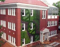 Ambius Beautiful Green Wall At Queens University Of Charlotte Features A Double Helix Design Living Green Walls Green Wall Green Wall Design