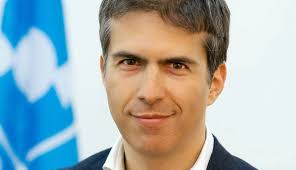 That's what people call adolfo mesquita nunes. Mesquita Nunes Fora Da Corrida As Presidenciais Com Lideranca Do Cds Debaixo De Olho Zap