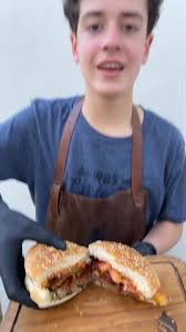 Daniel Benavides (@daniel.bda)