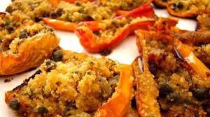 Preriscaldate il forno impostando la temperatura a 220 °c. Ricetta Peperoni Gratinati Al Forno Con Acciughe E Capperi