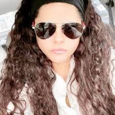 Helen Simon's Instagram, Twitter & Facebook