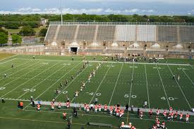 As team a is kicking the ball, the return man raises his hand for a fair catch in accordance with rule 10. First Full Picture Of The New Xfl Kickoff Formation Xfl