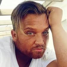 Menowin / sorge um menowin frö / sommerhaus der stars / these are menowin fr / category:menowin frö / sommerhaus\: Menowin Frohlich Erneut Papa Und Alle Fragen Sich Wie Spricht Man Den Namen Aus Gesicht Yoga Gewichtsverlust Herausforderung Inspiration Zum Abnehmen