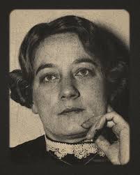 Anos 20 em Cincinnati, Estados Unidos. Anna Marie Hahn era uma jovem  imigrante alemã. Sua simpatia a aproximou de diversos homens que moravam  sozinhos. Com a aparente intenção de ajudá-los e dar