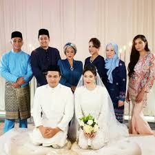 Drama ini turut dibintangi pelakon terkenal niena baharun, luqman hafidz, izzue islam, amelia henderson. Drama Viral Fika Husna Shah Jangan Benci Cintaku