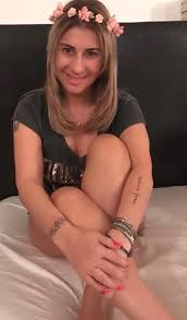 In rest, voi il stiti pe laur ca vorbeste vreodata? Foto Anamaria Prodan S A Pozat FÄƒrÄƒ Pantaloni La Miezul NopÅ£ii In Pat De Aici Si Porecla Sexy Impresara Spynews Ro