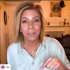 Sister Wives' Meri Brown debuts drastic weight loss in new video at home as  fans praise her 'chiseled cheekbones'