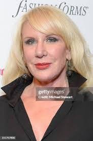 Heidi Diedrich's Instagram, Twitter & Facebook