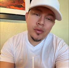 Short and sassy! A Pnina Tornai dress for a special bride.