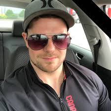 Wiggles character's flared pants?