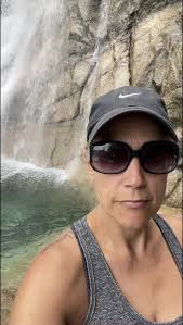 Shannon Falls Squamish Hike