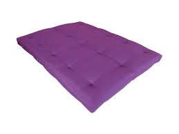 Traditionnellement en matelas 140 x 190, les personnes se tournent désormais de plus en plus vers des lits queen size (matelas 160x200 cm) et des formats king size (180x200 cm voire 200x200 cm). Futon 140 X 190 Cm Coton Traitement Teflon Shiva Anthracite