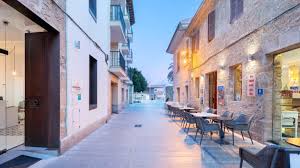 Cozy fabrics and unexpected detail make petit clair stand out from the crowd. Hotel Alcudia Petit Mallorca Holidaycheck
