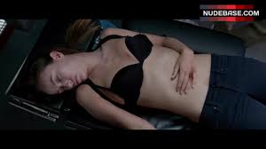 Olivia Wilde Unconscious in Bra – The Lazarus Effect (0:53) | NudeBase.com