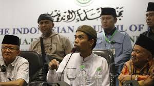 Dalam postingan tersebut, ustaz abdul somad terlihat mengendarai sebuah motor gede (moge) merek harley davidson. Abdul Somad Konvoi Moge Hidup Seperti Naik Motor Mesti Ada Gas Seleb Tempo Co
