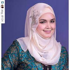 In the full instagram analytical report, you can monitor dato' siti nurhaliza's audience demographics and interests, follower growth, engagement, comments. Pin Pa Dato Siti Nurhaliza