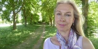 Diane Chandler's Instagram, Twitter & Facebook