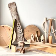 ‪DIY Spring Decor: How to Make Wood Slice Spring Art - Perfecting Places‬‏