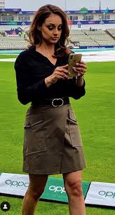 @premierleague #plkickoff #plfanzone | @itvsport @itvfootball | @bbcsport @bbcsnooker | @channel4 #womensfootballworld | @starsportsindia #cwc19. Pin By Women S Clothes On Seema Jaswal Fashion Leather Skirt Skirts