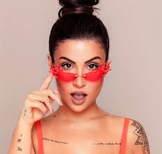 Bianca Andrade revela que ficaria com Guilherme no BBB20 se fosse solteira  e fã flagra Diogo Melim se divertindo em camarim: Não estava nem aí