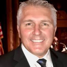 Erik Merritt's Instagram, Twitter & Facebook